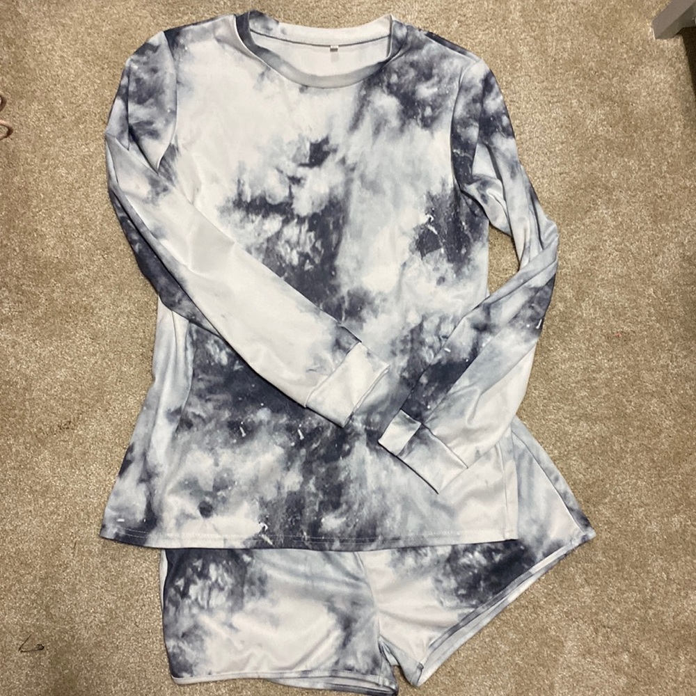The Dye lounge set